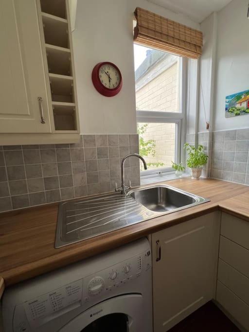 2025 Award Winner Liverpool Strawberry House - 3 Bedrooms エクステリア 写真