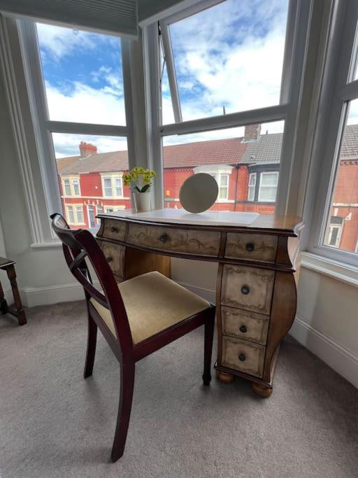 2025 Award Winner Liverpool Strawberry House - 3 Bedrooms エクステリア 写真