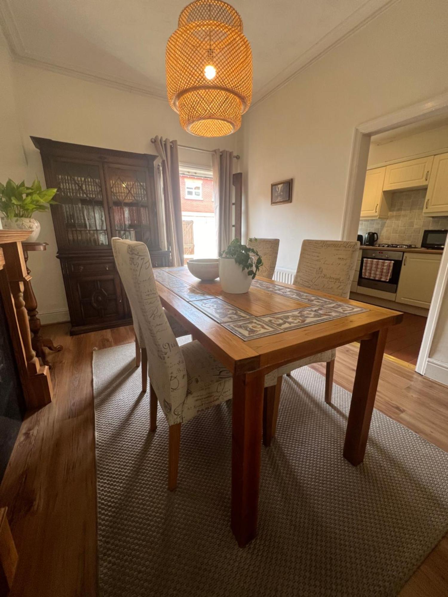 2025 Award Winner Liverpool Strawberry House - 3 Bedrooms エクステリア 写真
