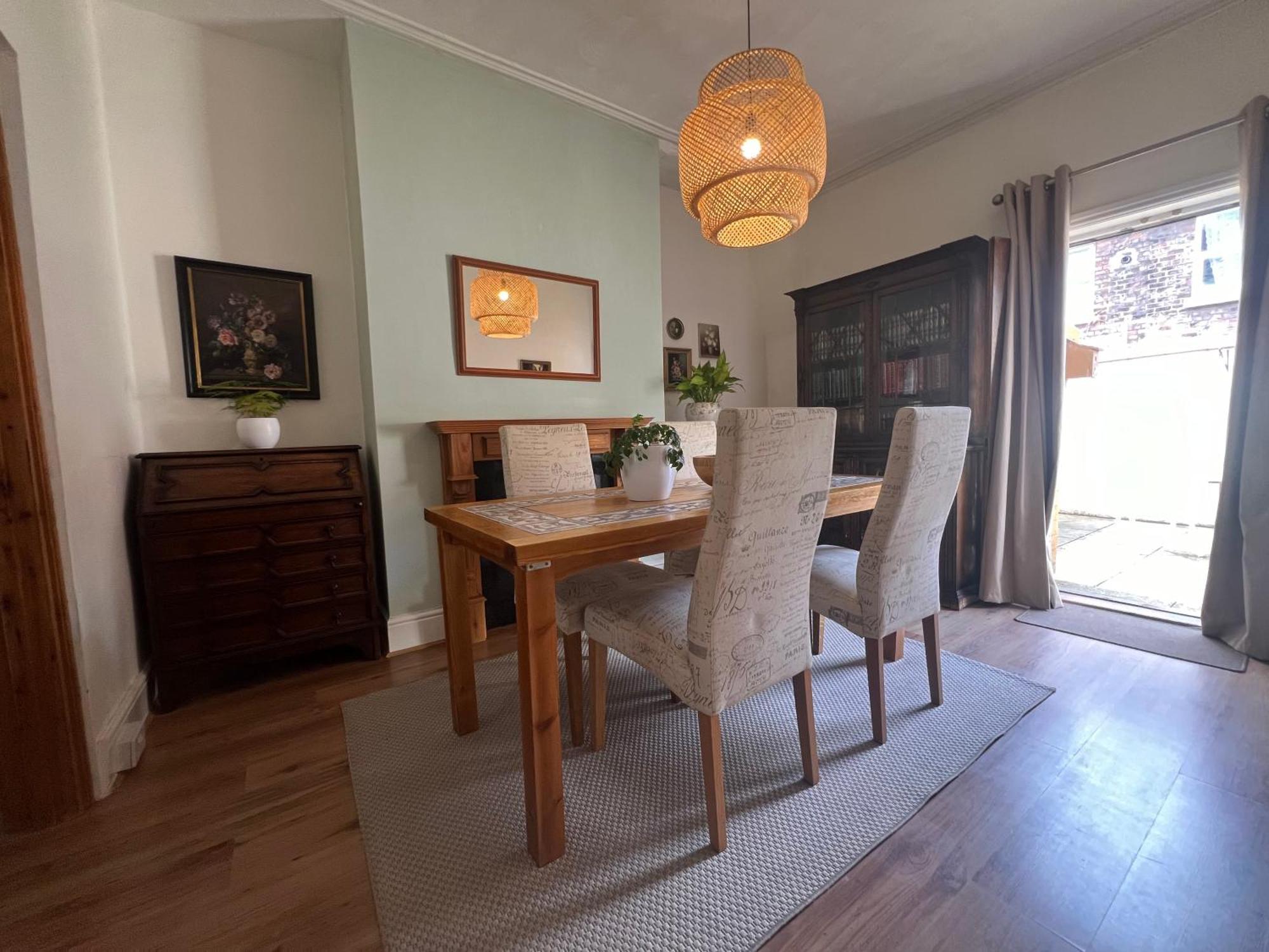 2025 Award Winner Liverpool Strawberry House - 3 Bedrooms エクステリア 写真