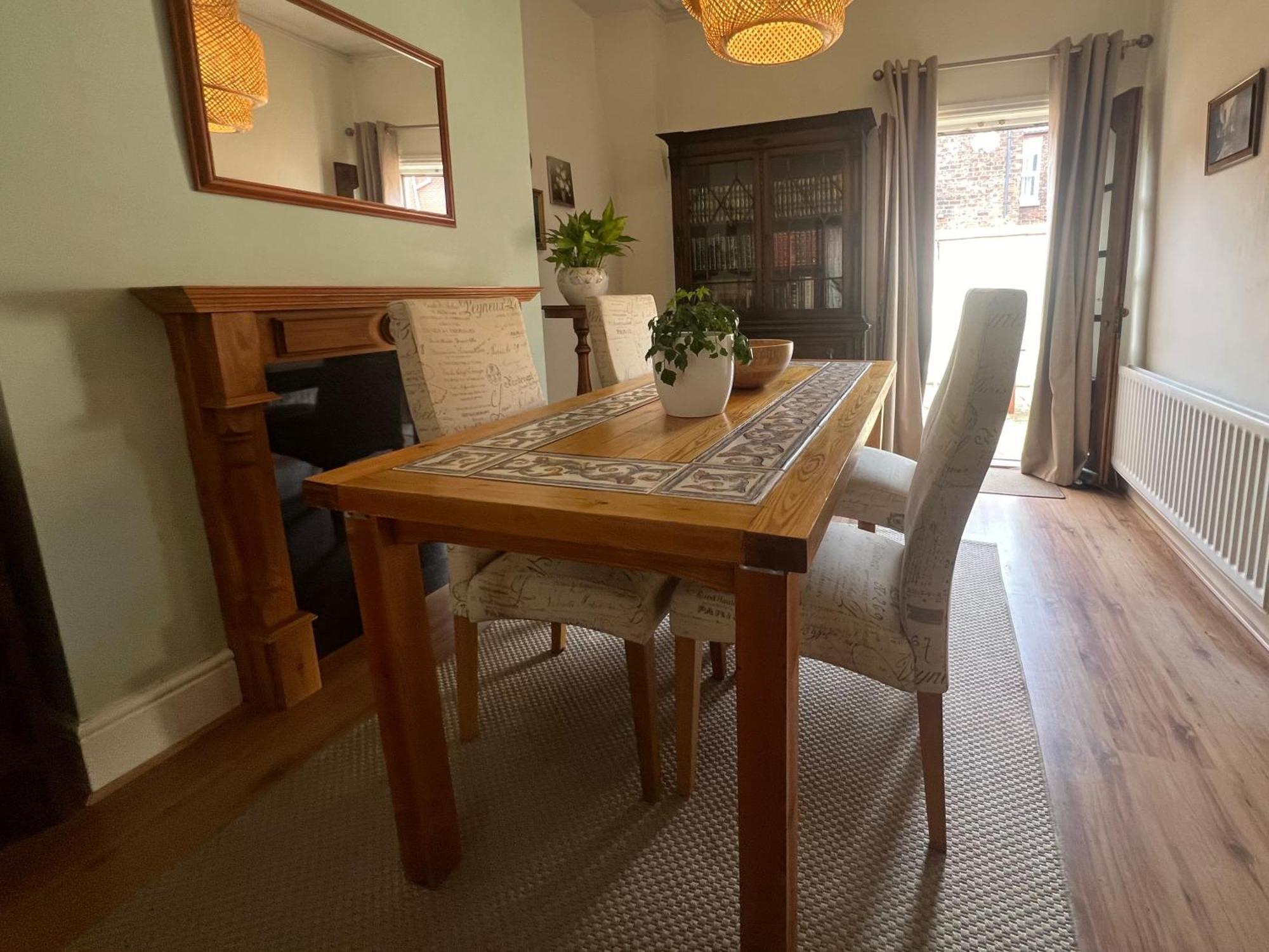 2025 Award Winner Liverpool Strawberry House - 3 Bedrooms エクステリア 写真